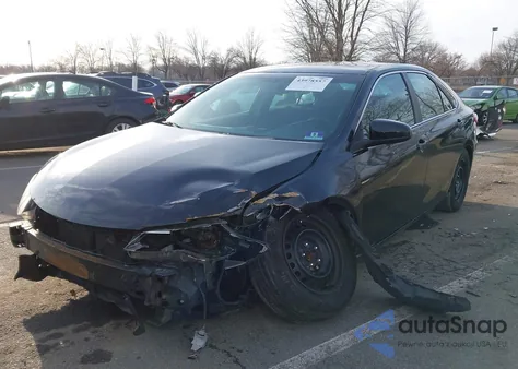 2016 Toyota Camry Hybrid Le z USA, uszkodzony, nr VIN 4T1BD1FK0GU200239